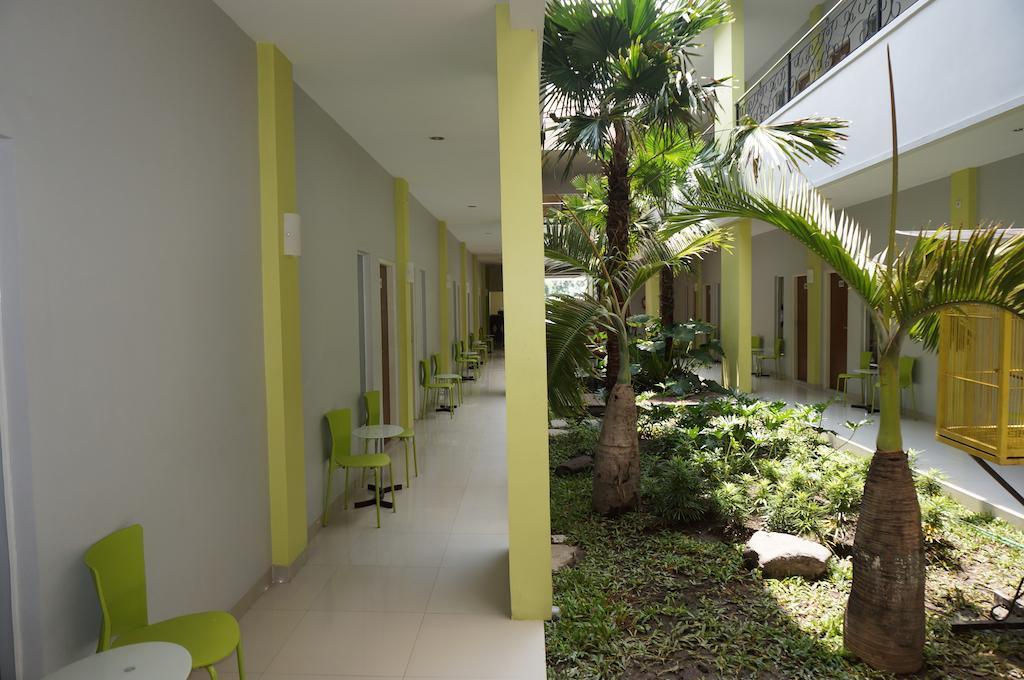 Zaen Hotel Syariah Solo Exterior photo