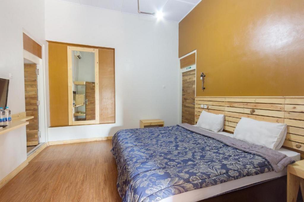 Zaen Hotel Syariah Solo Exterior photo